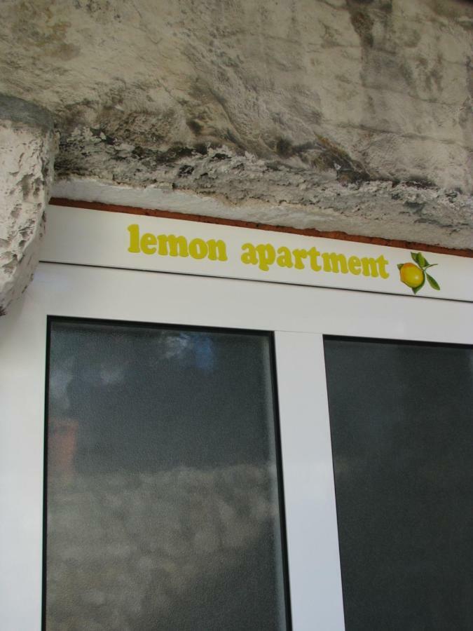 Apartments And Room Lemon Vis Extérieur photo