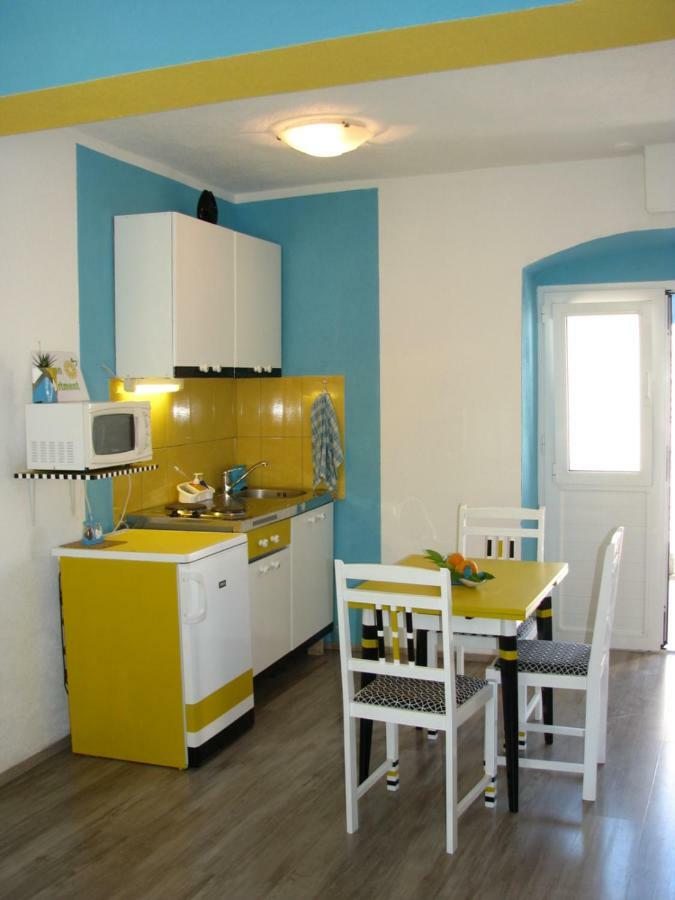 Apartments And Room Lemon Vis Extérieur photo